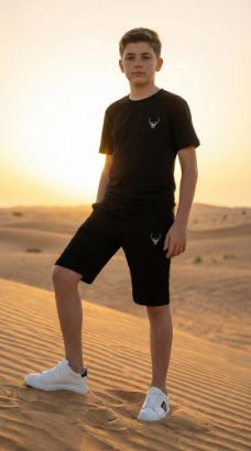 صورة طقم "كلاسيك براون" الصيفي للأولاد